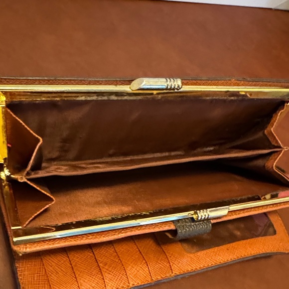 Louis Vuitton Classic Monogram Vintage Wallet - Picture 13 of 16